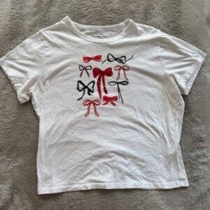Abercrombie Red Bow Graphic Skimming Tee Holiday Trend